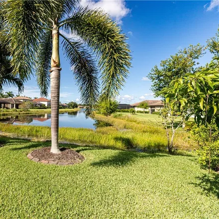 Image 3 - 9441 River Otter Drive, Fort Myers, FL 33912, USA - House for sale