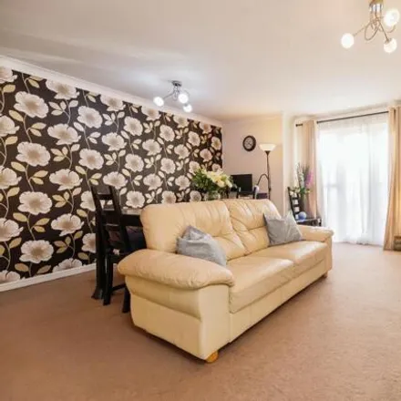 Image 7 - Sun Gardens, Thornaby-on-Tees, TS17 6PL, United Kingdom - Apartment for sale