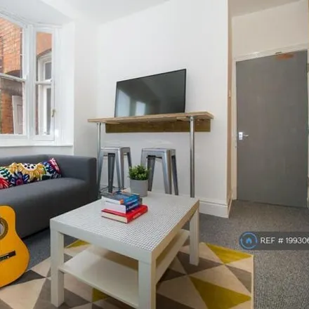 Rent this 6 bed townhouse on Cambridge Street in Leicester, LE3 0JR