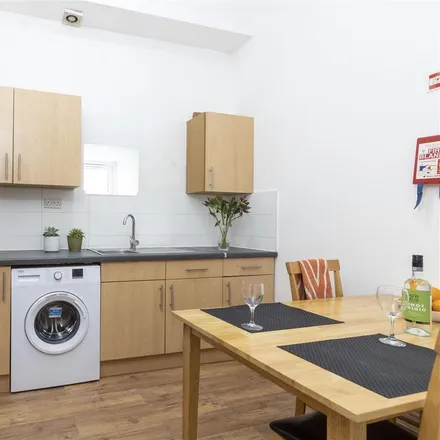 Rent this 5 bed apartment on The Black Boy in Albion Street, Leicester