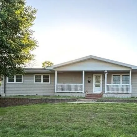 Buy this 5 bed house on 139 West Curtis Street in Marceline, MO 64658
