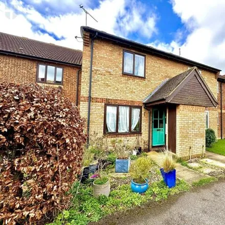 Buy this 2 bed townhouse on Anton Way in Stoke Mandeville, HP21 9HS