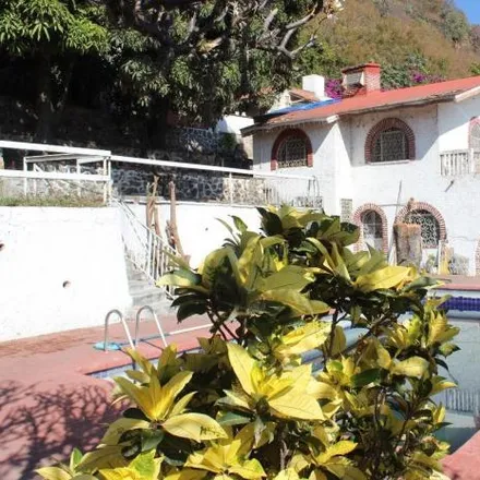 Buy this 4 bed house on Aquiles Serdán in Chapala, 45900 Chapala