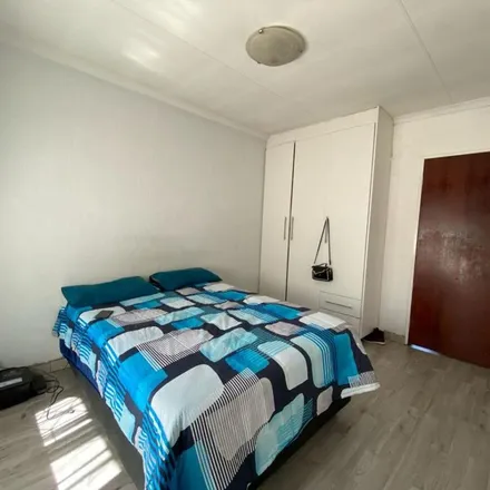 Image 2 - Parrot Street, Bromhof, Randburg, 2118, South Africa - Apartment for rent