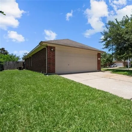 Image 5 - 10815 Gold Finch Rd, Baytown, Texas, 77523 - House for sale