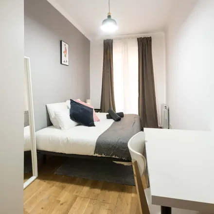 Rent this 1studio room on Dos Naciones in Calle del Conde de Romanones, 28012 Madrid