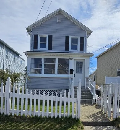 Buy this 2 bed house on 85 Warren Street in Jamesburg, Middlesex County