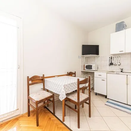 Image 3 - Seget Donji, Obala dr. Nikole Lozovine, 21218 Seget Donji, Croatia - Apartment for rent