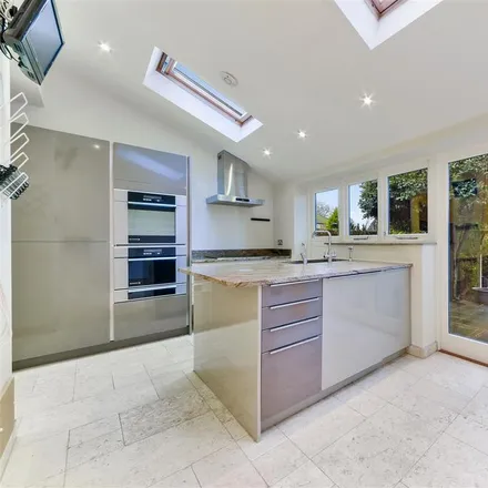 Image 2 - Carter Road, London, SW19 2DQ, United Kingdom - Townhouse for rent