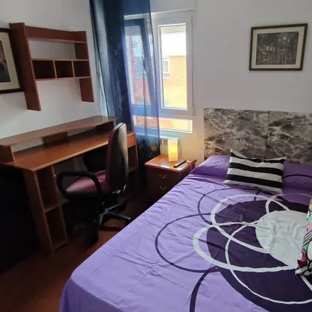 Rent this 3 bed room on Madrid in Cristo de la Victoria-Ferroviarios, Calle del Cristo de la Victoria