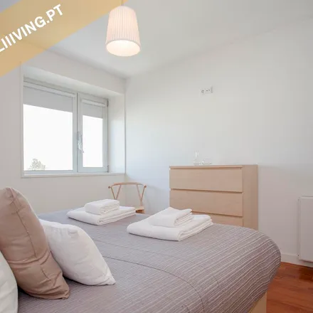 Rent this 6 bed apartment on Rua de Nossa Senhora de Fátima 299 in 4100-999 Porto, Portugal