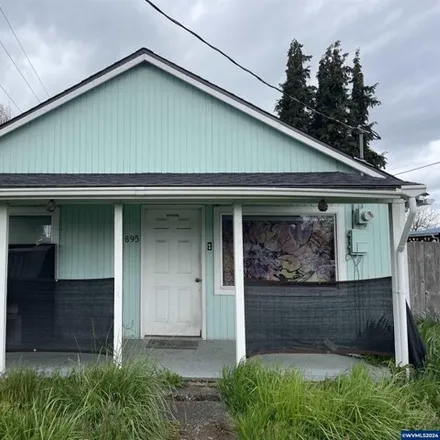 Buy this 2 bed house on 895 West Oak Street in Lebanon, OR 97355