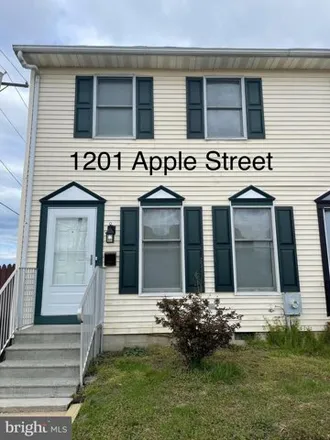 Rent this 2 bed house on 177 South Heald Street in South Wilmington, Wilmington