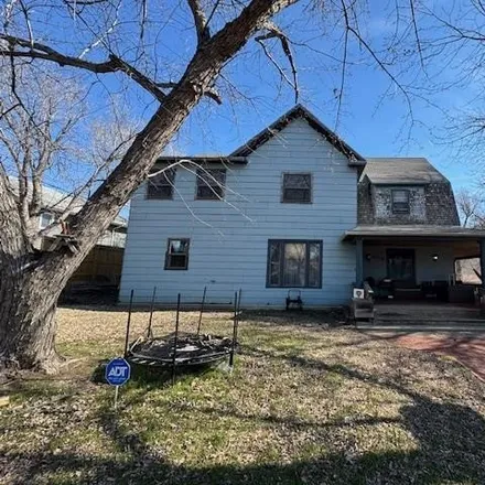 Buy this 6 bed house on 863 North Grand Avenue in Ellsworth, KS 67439