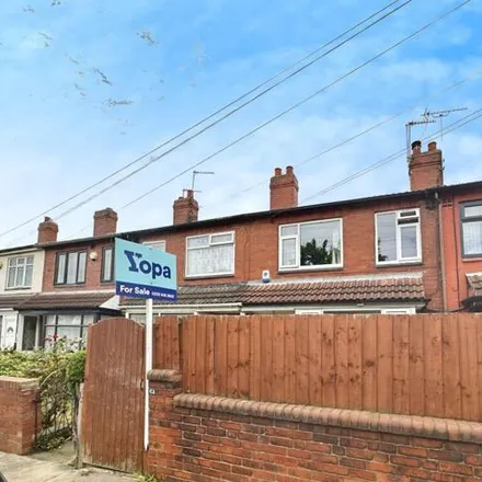 Buy this 3 bed townhouse on Longroyd View in Leeds, West Yorkshire
