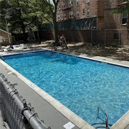 Image 7 - 2650 Ocean Parkway, New York, NY 11235, USA - Apartment for sale