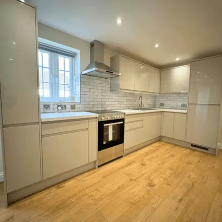Rent this 2 bed room on Hayes Lane in London, CR8 5JQ