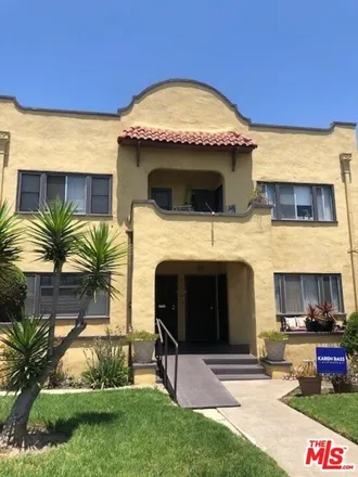 Buy this studio townhouse on 2327 West 25th Street in Los Angeles, CA 90018