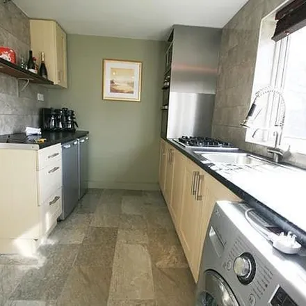 Rent this 2 bed apartment on Milton Square in Gateshead, NE8 3HW