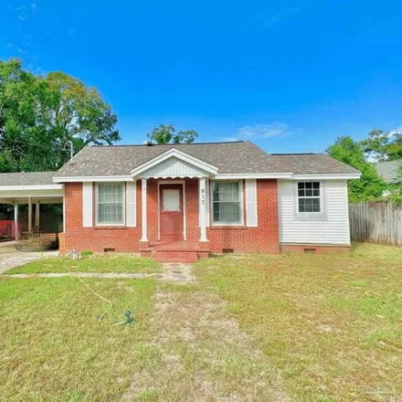 Rent this 4 bed house on 946 East Hernandez Street in Pensacola, FL 32503