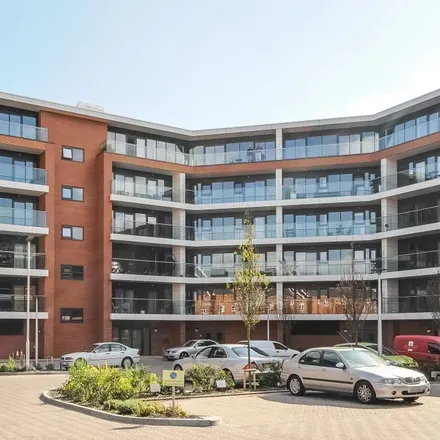 Rent this 2 bed apartment on Brewgan Place in Greenham, RG14 7GL