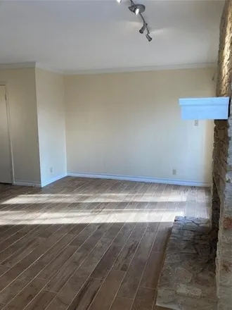 Image 2 - 3529 North Hills Drive, Austin, TX 78731, USA - Apartment for rent