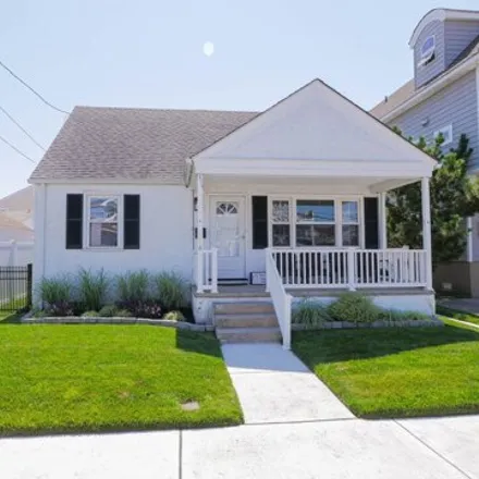 Rent this 5 bed house on 3250 Pacific Avenue in Longport, Atlantic County
