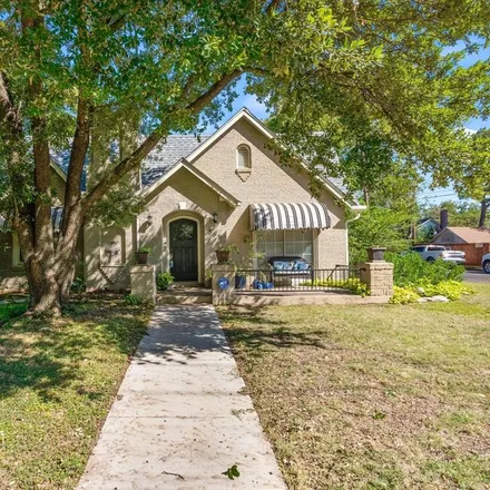 Image 1 - 805 Prairie Avenue, Cleburne, TX 76033, USA - House for sale