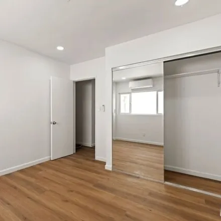 Image 4 - 7985 Romaine Street, West Hollywood, CA 90046, USA - Condo for rent