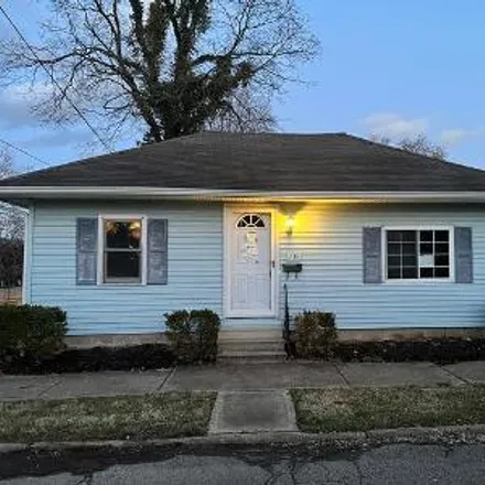 Buy this 3 bed house on 221 North George Street in Lancaster, OH 43130