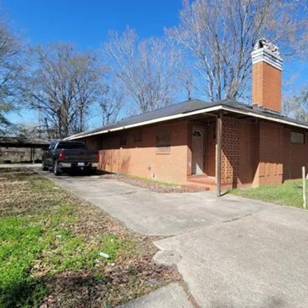Buy this 4 bed house on 2608 Tennessee Street in South Baton Rouge, Baton Rouge