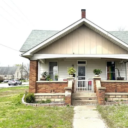 Buy this 2 bed house on 2569 Indiana Avenue in Columbus, IN 47201