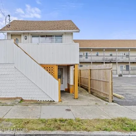 Buy this 6 bed house on 115 Boulevard in Seaside Heights, NJ 08751