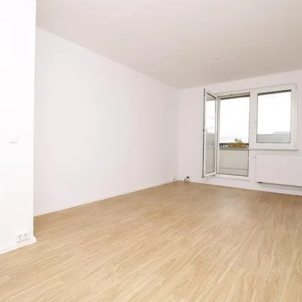 Rent this 3 bed apartment on Weißdornstraße 92-98 in 04209 Leipzig, Germany
