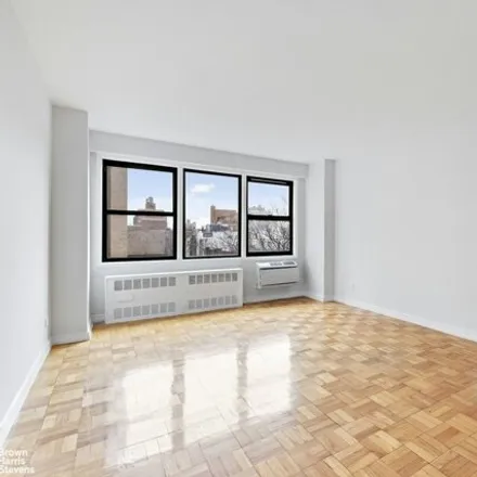 Rent this studio condo on 200 East 15th Street in New York, NY 10003