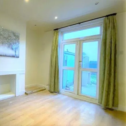 Image 3 - 54 Babington Road, London, NW4 4EE, United Kingdom - Townhouse for rent