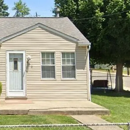 Buy this 3 bed house on 860 Colton Road in Columbus, OH 43207