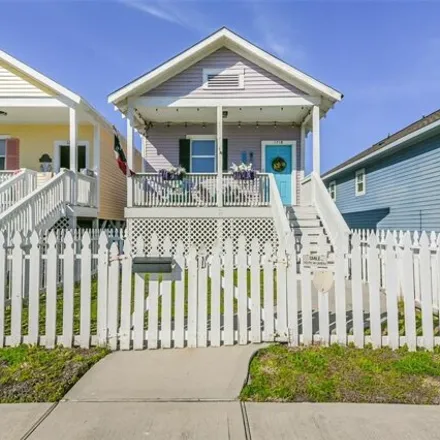 Buy this 2 bed house on 1756 Avenue N ½ in Galveston, TX 77550