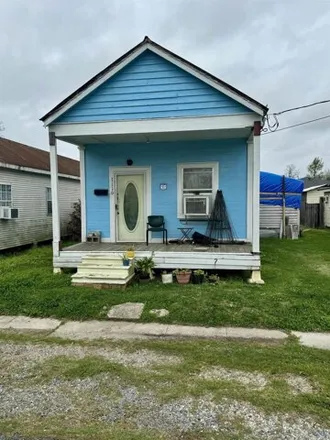 Buy this 2 bed house on 1144 President Street in Thibodaux, LA 70301