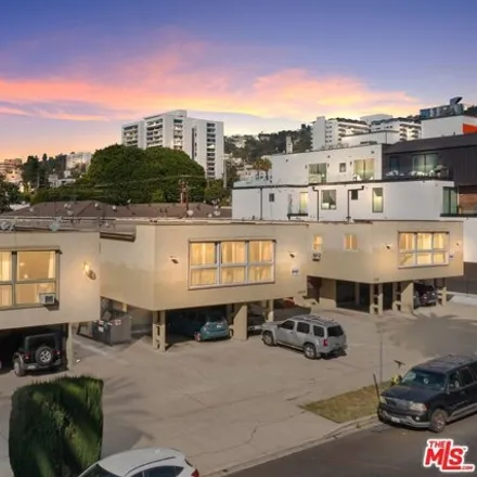 Image 2 - 8432 Romaine Street, Los Angeles, CA 90069, USA - House for sale