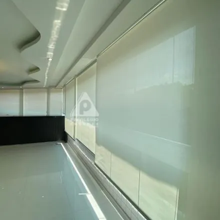 Buy this 3 bed apartment on Avenida Genaro de Carvalho 1921 in Recreio dos Bandeirantes, Rio de Janeiro - RJ