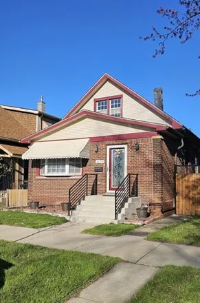 Buy this 3 bed house on 10715 S Avenue O in Chicago, Illinois