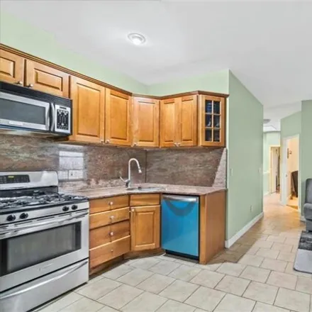 Image 3 - 1744 70th Street, New York, NY 11204, USA - Duplex for sale