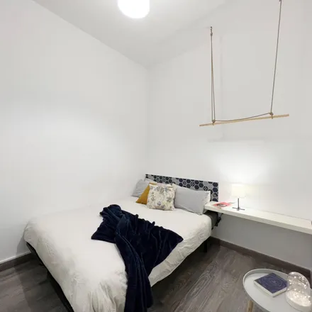 Rent this 6 bed room on Calle de San Bernardo in 73, 28015 Madrid