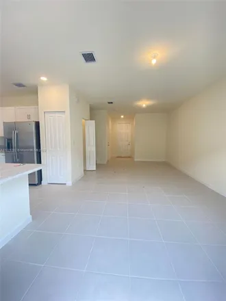 Image 3 - West 111th Street, Hialeah, FL 33018, USA - Townhouse for rent