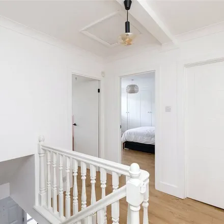 Rent this 4 bed duplex on Hartham Close in London, N7 9JH