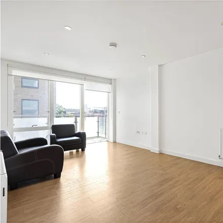 Rent this 2 bed apartment on Popular Cafe in 536 Commercial Road, Ratcliffe