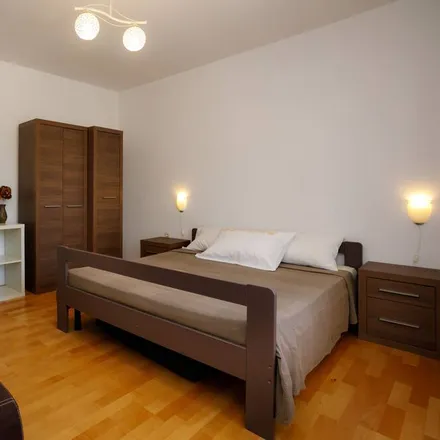 Image 5 - 51516 Vrbnik, Croatia - Apartment for rent