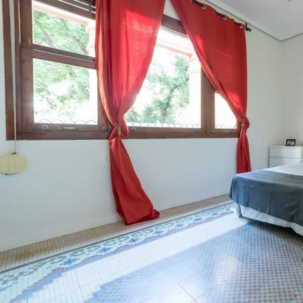 Rent this 6 bed room on Carrer de Salas Quiroga in 8, 46007 Valencia