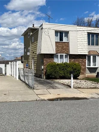 Buy this 3 bed house on 385 Leverett Avenue in New York, NY 10308